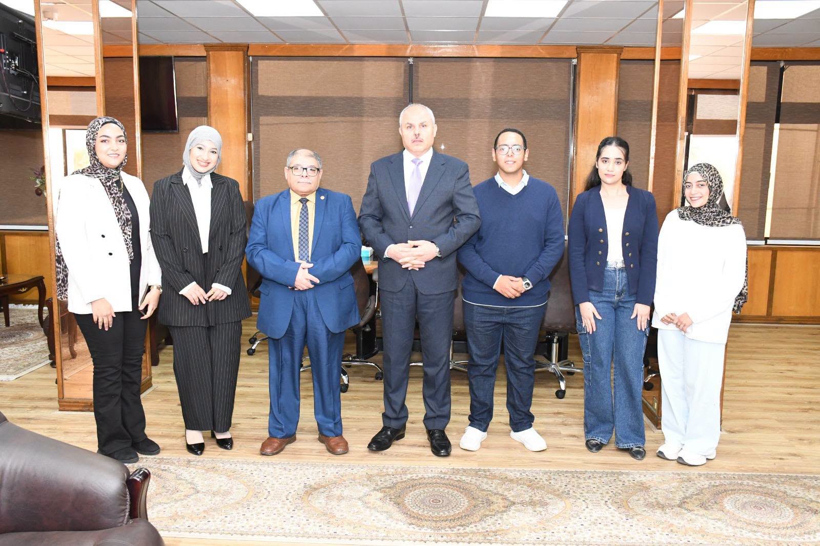 استقبال وتهنئة رئيس الجامعة للمعيدين الجدد المعينين بكلية التربية بالاسماعيلية