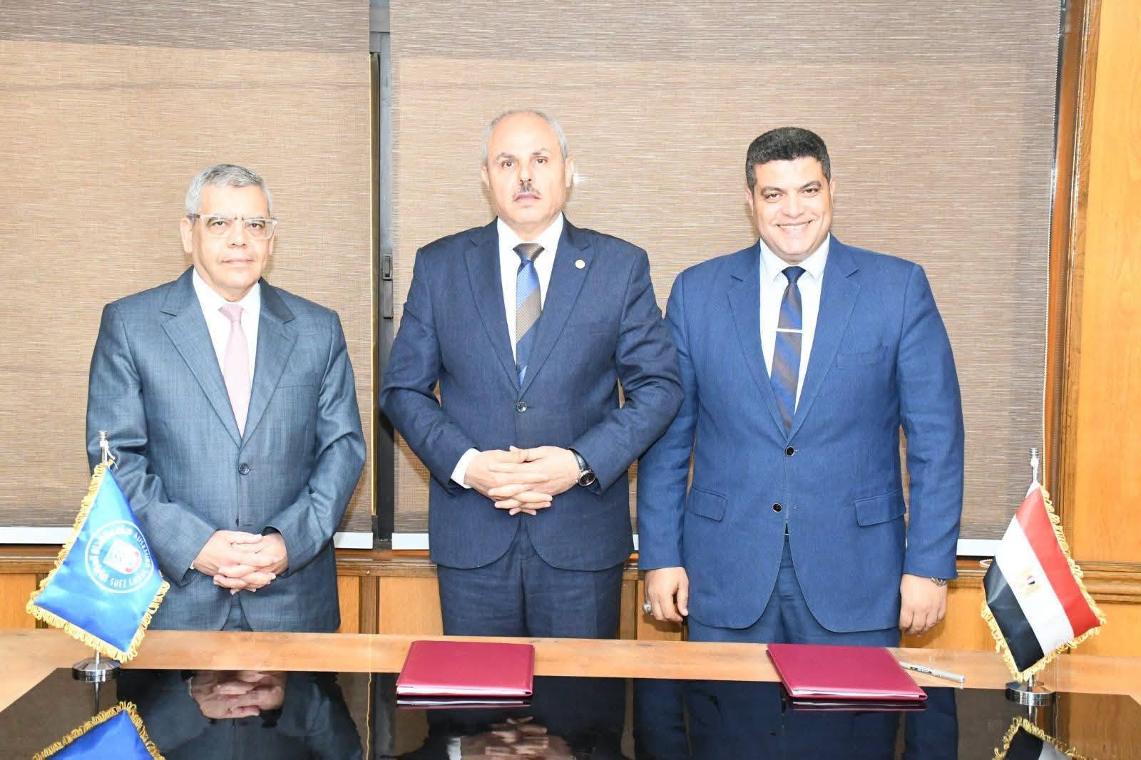 ابرام اتفاقية تعاون مشترك بين مركز العماد التعليمي بدبي وكلية التربية بجامعة قناة السويس