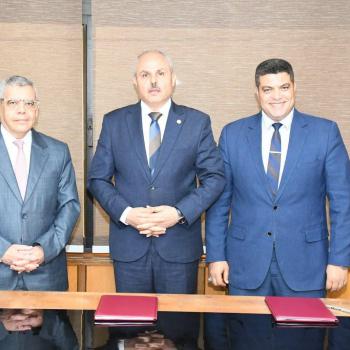ابرام اتفاقية تعاون مشترك بين مركز العماد التعليمي بدبي وكلية التربية بجامعة قناة السويس
